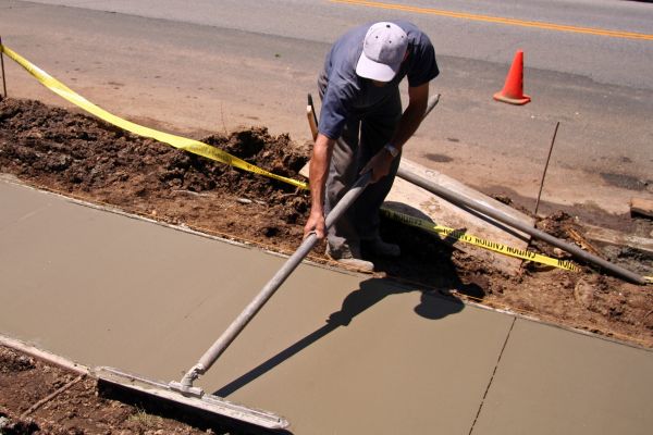 Sidewalk Cementing in Temple